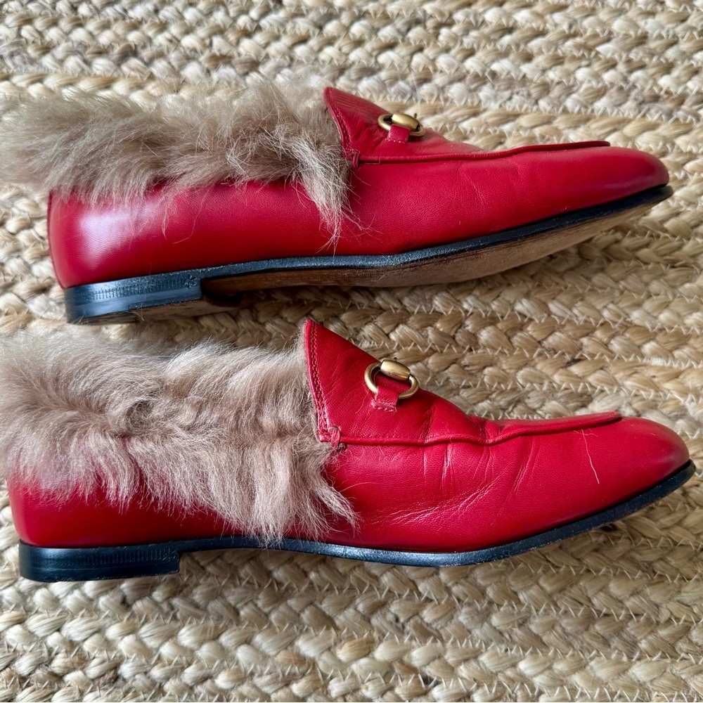 Authentic Gucci Red Fur-Trimmed Flats - Picture 4 of 8